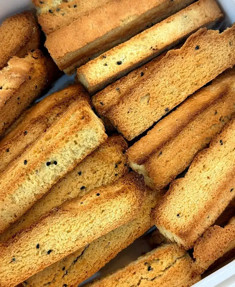 Rusk Shabora, twice-baked homemade biscuits in Doha